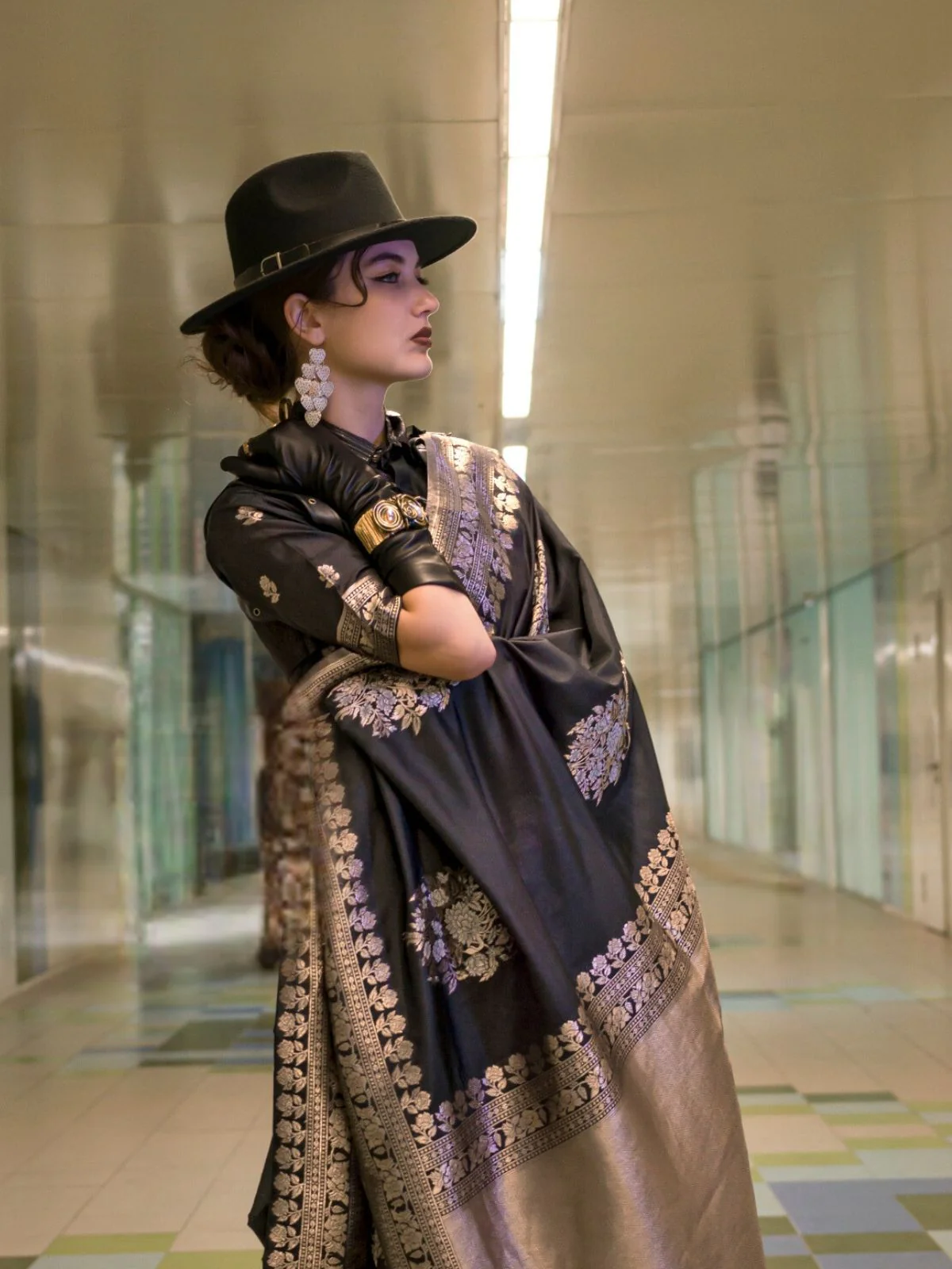 Odette Black Silk Blend Woven Saree With Unstitched Blouse For Women - Image 2