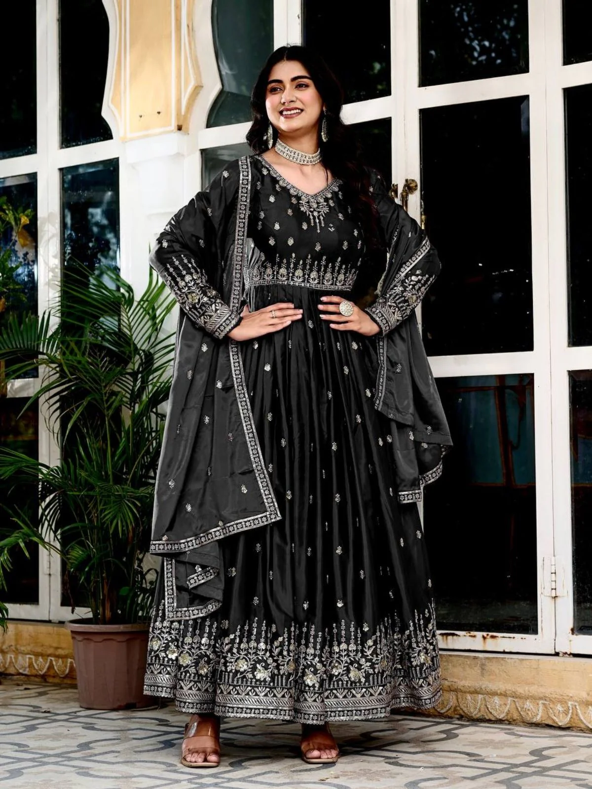 Odette Black Silk Solid Stitched Kurta Set For Women - Image 4