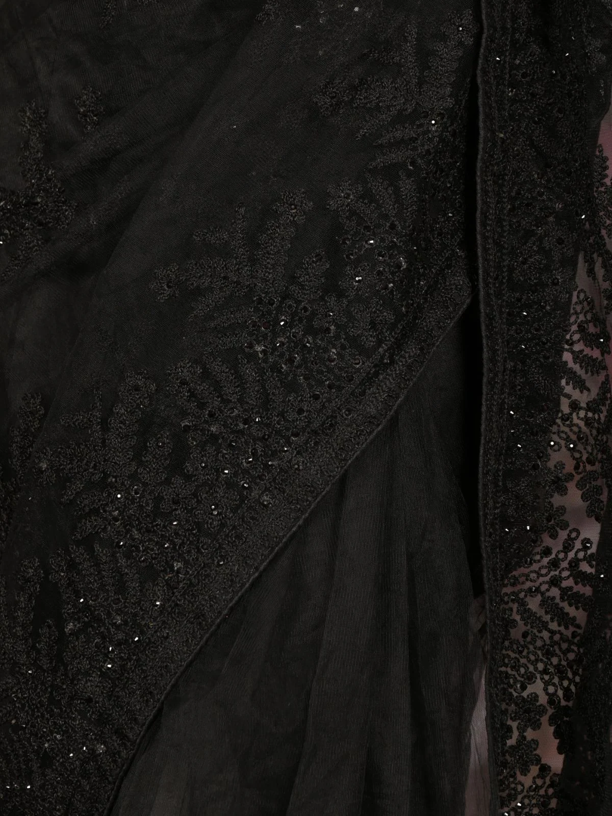 Odette Black Thread Embroidered Net Saree With Unstitched Blouse For Women - Image 5