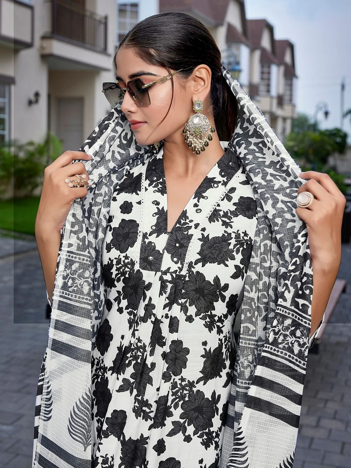 Odette Black & White Viscose Printed Stiched Kurta Set For Women - Image 5