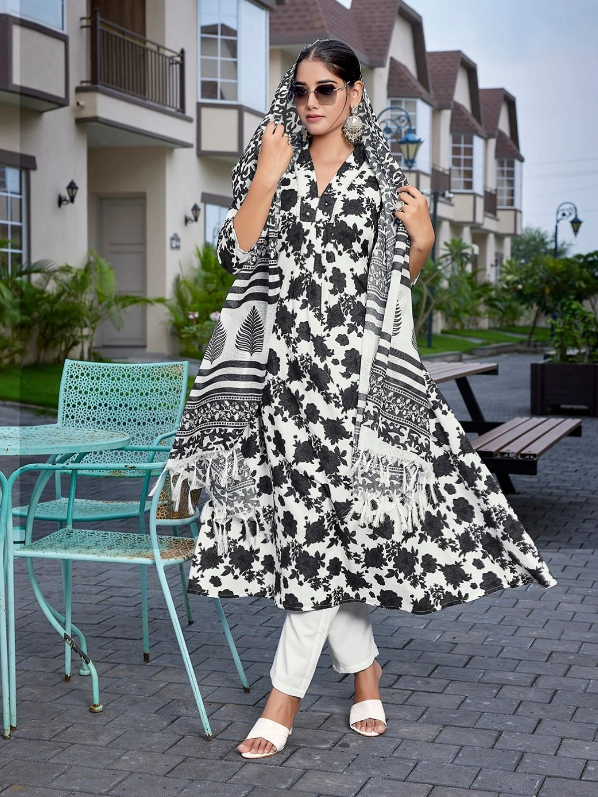 Odette Black & White Viscose Printed Stiched Kurta Set For Women - Image 7