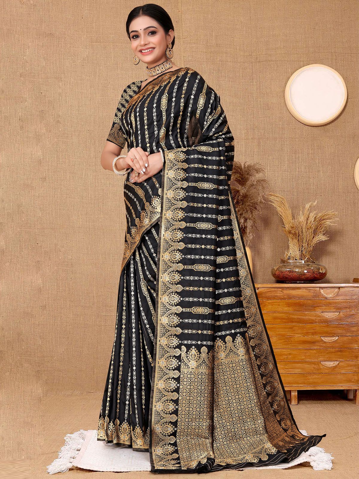 Odette Black Woven Banarasi Silk Saree With Unstitched Blouse For Women - Image 2