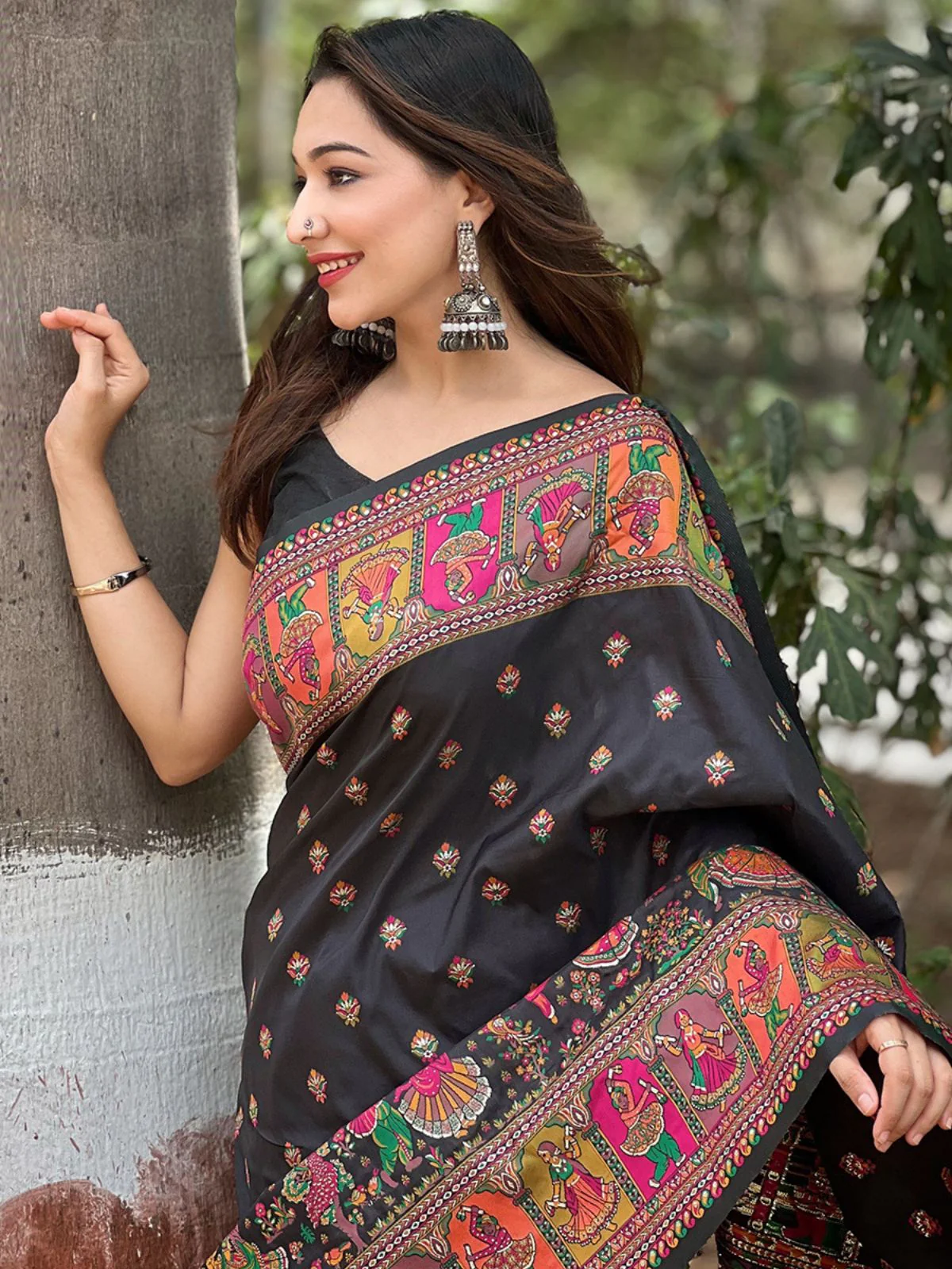 Odette Black Woven Design Silk Blend Saree With Unstitched Blouse For Women - Image 4