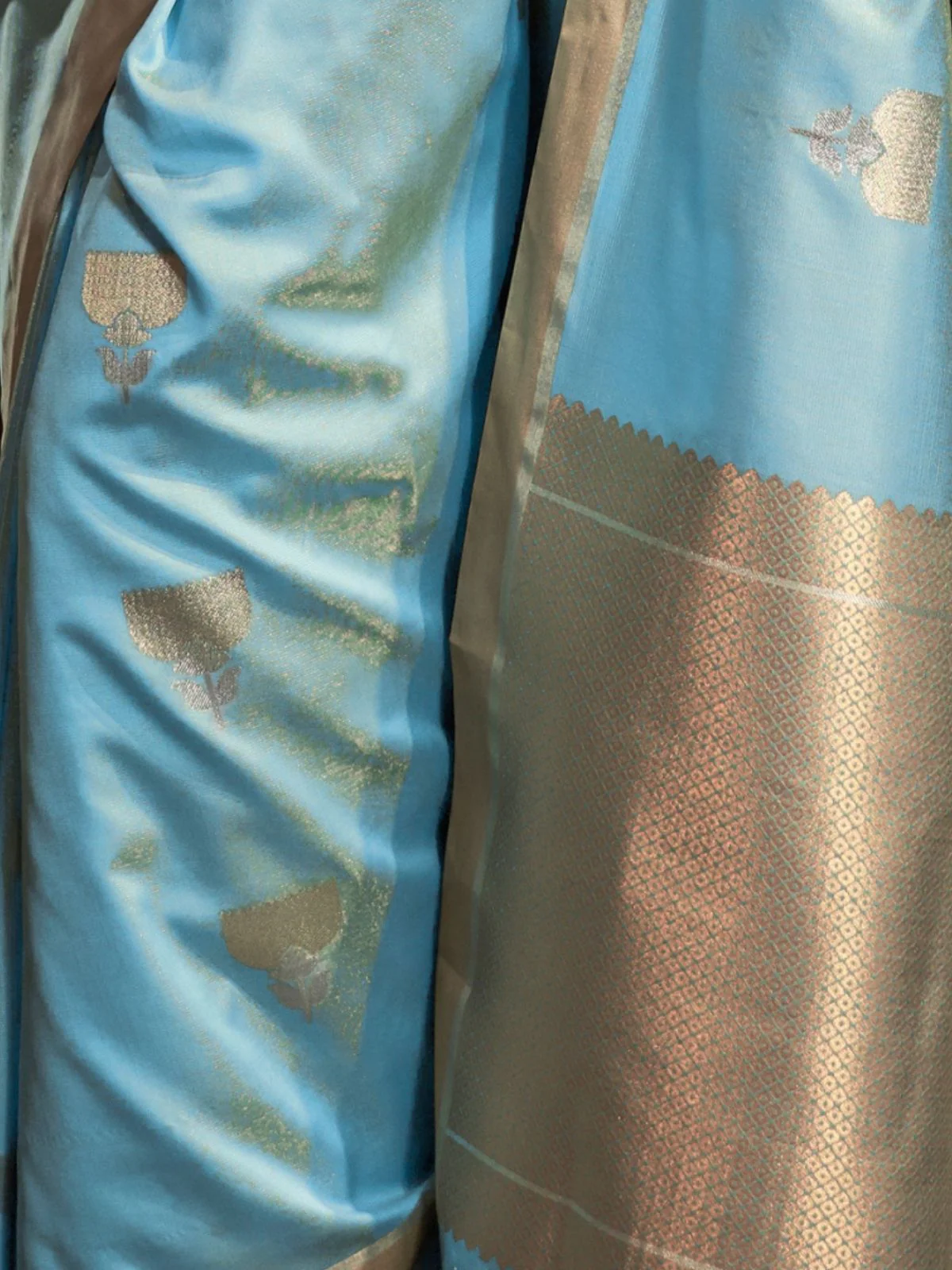 Odette Blue And Gold Woven Design Silk Blend Saree With Unstitched Blouse For Women - Image 3