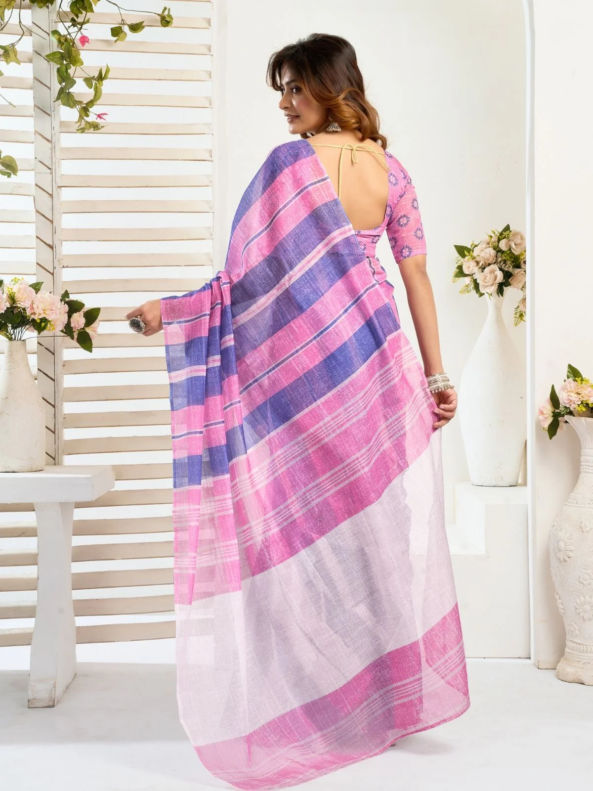 Odette Blue And Pink Cotton Linen Zari Work Saree For Women - Image 4