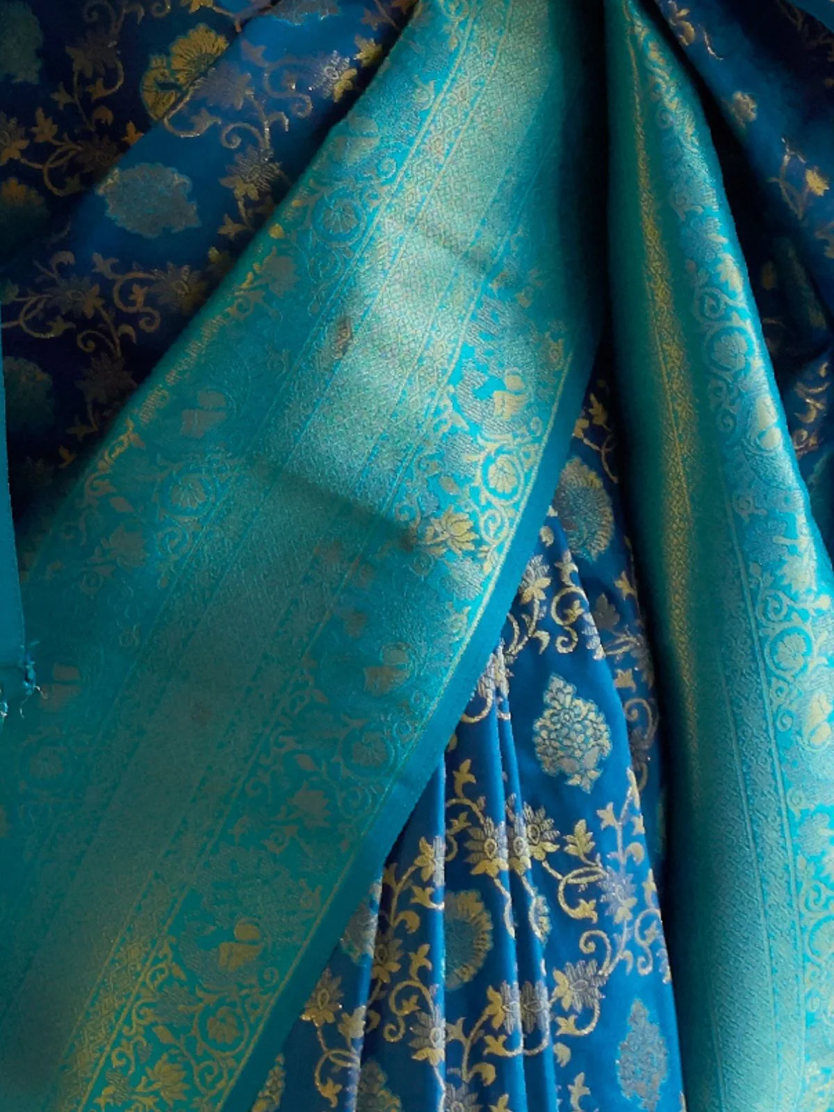Odette Blue And Teal Woven Design Silk Blend Saree With Unstitched Blouse For Women - Image 3