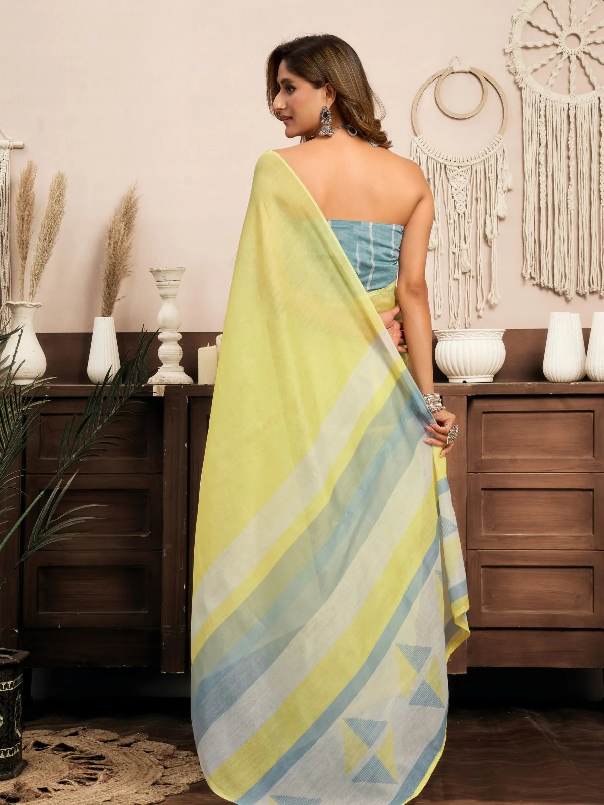Odette Blue And Yellow Cotton Linen Zari Work Saree For Women - Image 3