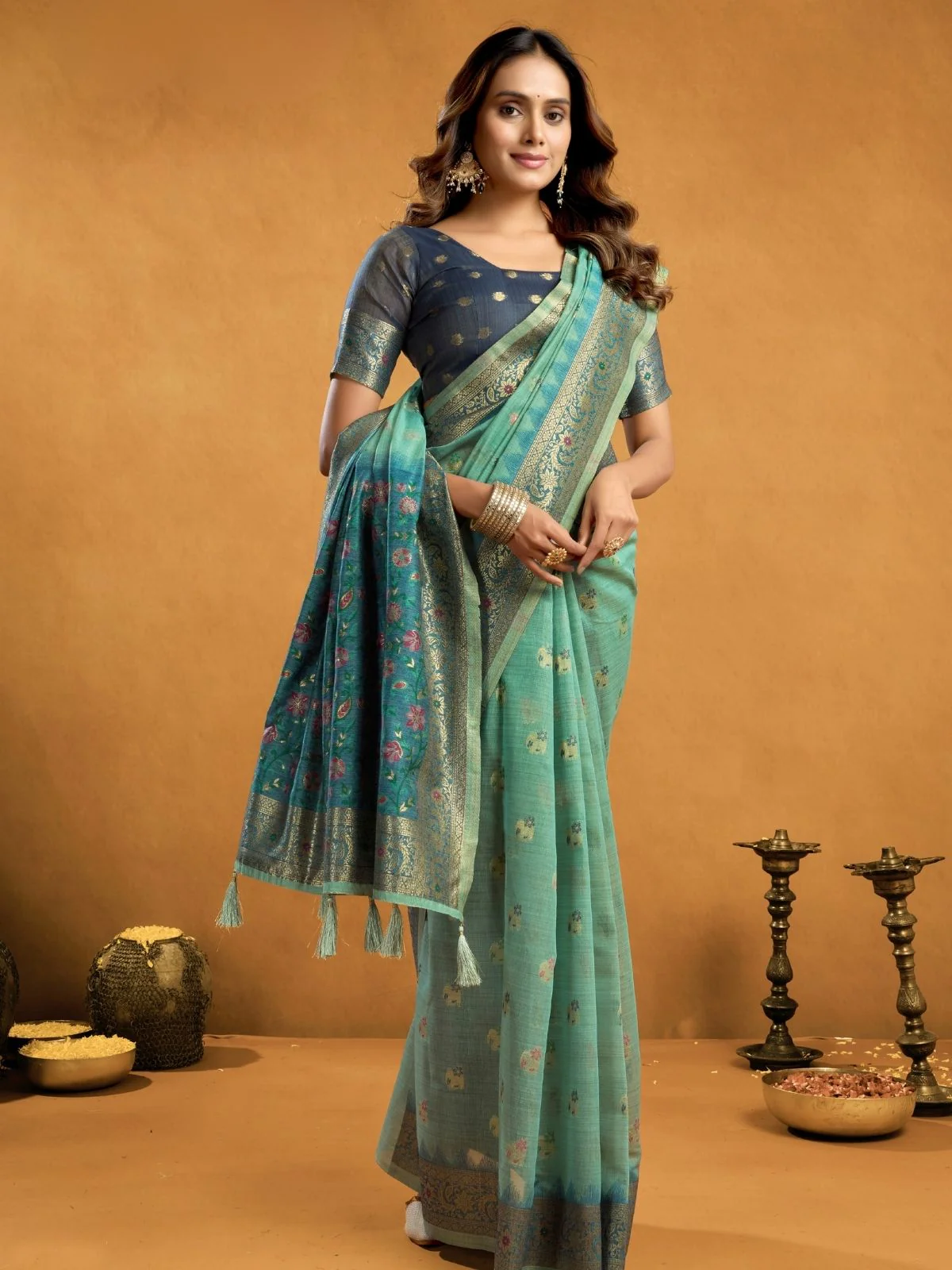 Odette Blue Cotton Blend Woven Saree For Women - Image 3