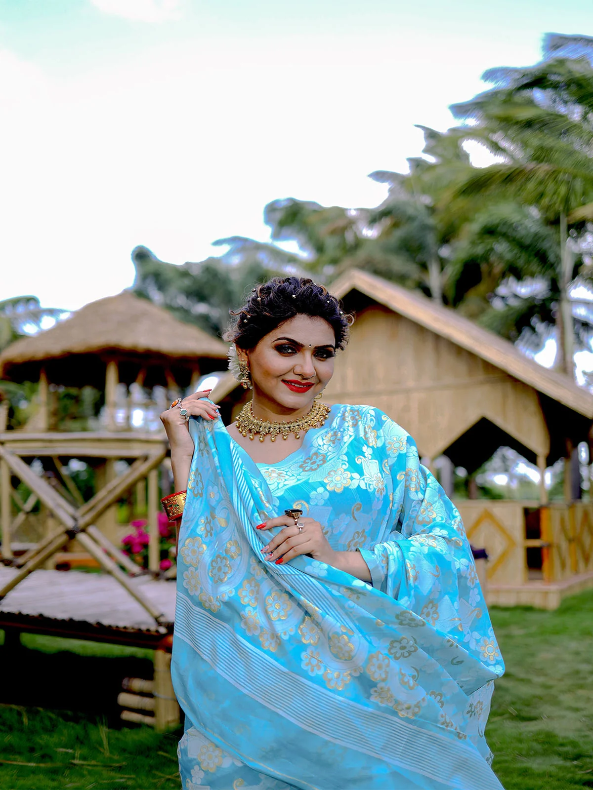 Odette Blue Cotton Blend Woven Saree With Unstitched Blouse For Women - Image 3