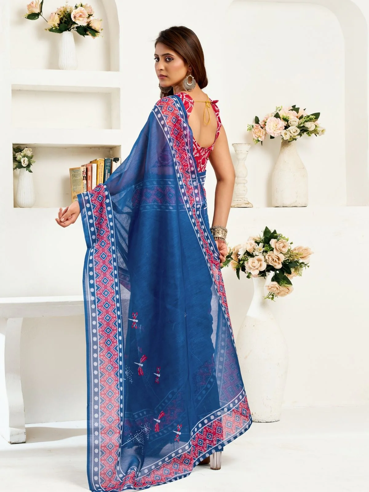 Odette Blue Cotton Linen Zari Work Saree For Women - Image 4