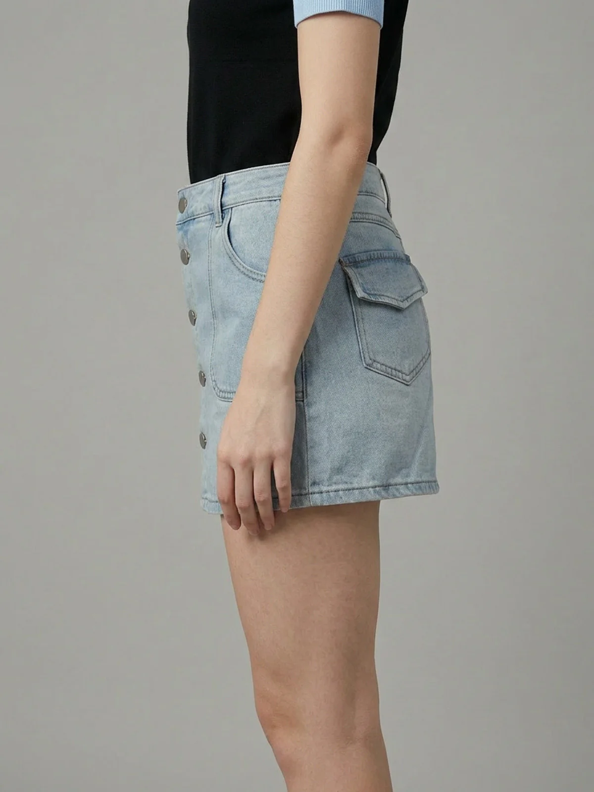 Odette Blue Denim Solid Shorts For Women - Image 3
