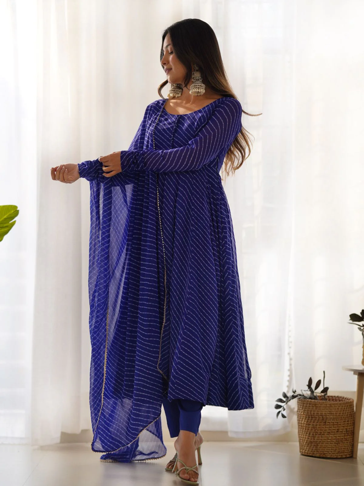 Odette Blue Georgette Printed Kurta Set For Women - Image 2