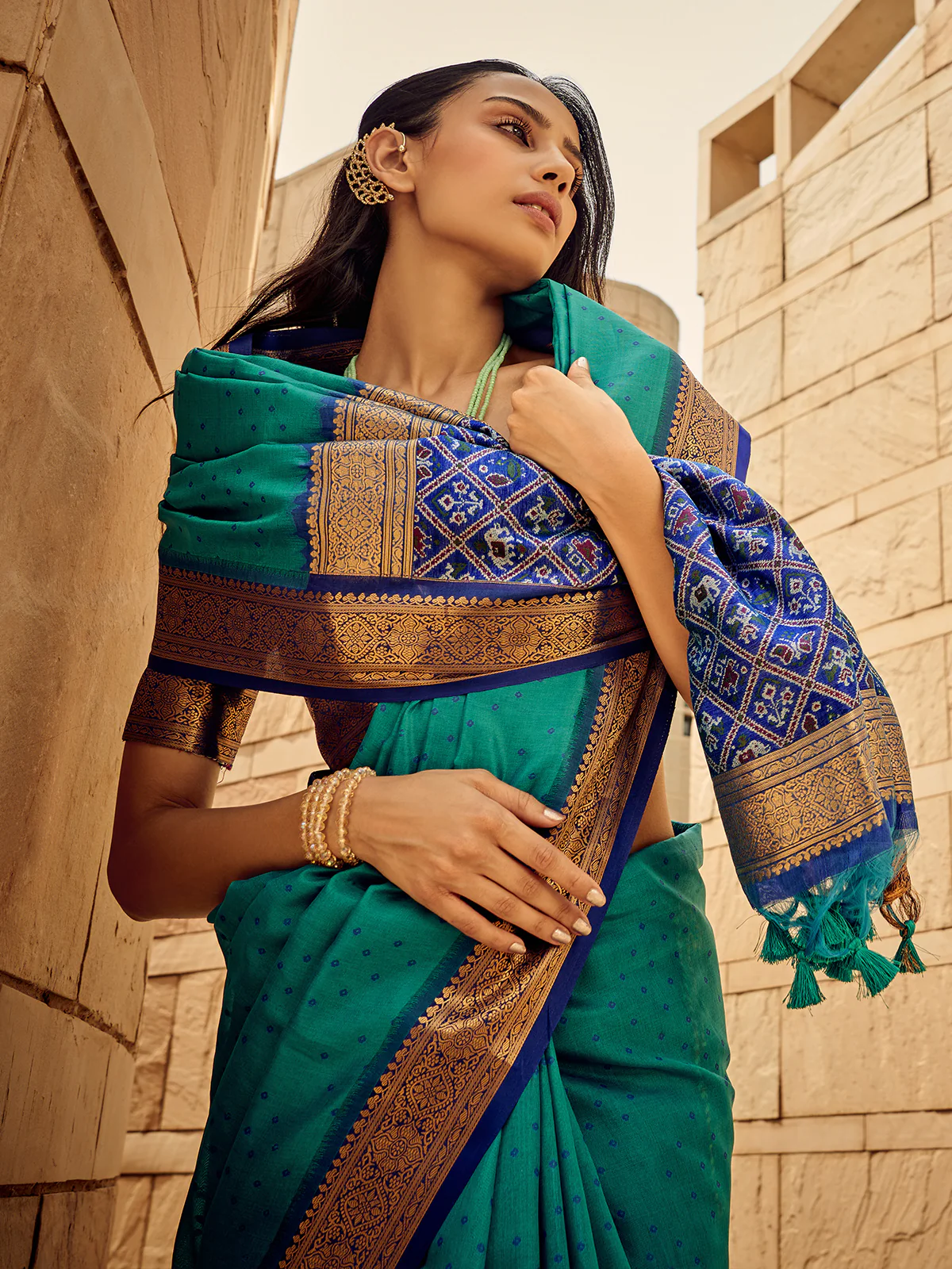 Odette Blue Handloom Woven Saree For Women - Image 4