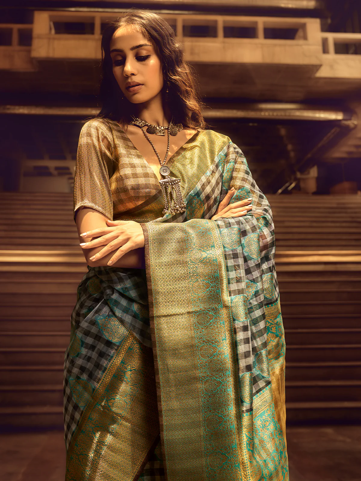Odette Blue Handloom Woven Silk Blend Saree For Women - Image 3