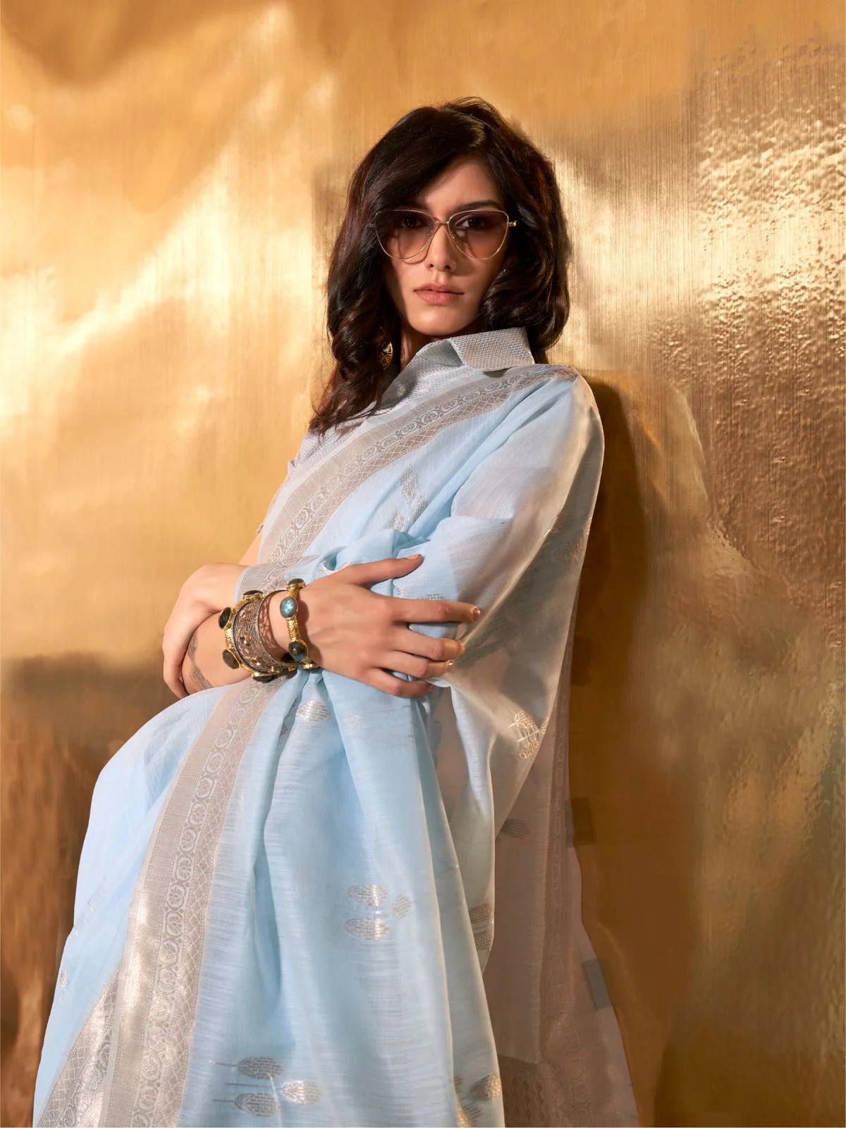 Odette Blue Linen Woven Saree With Unstitched Blouse For Women - Image 2