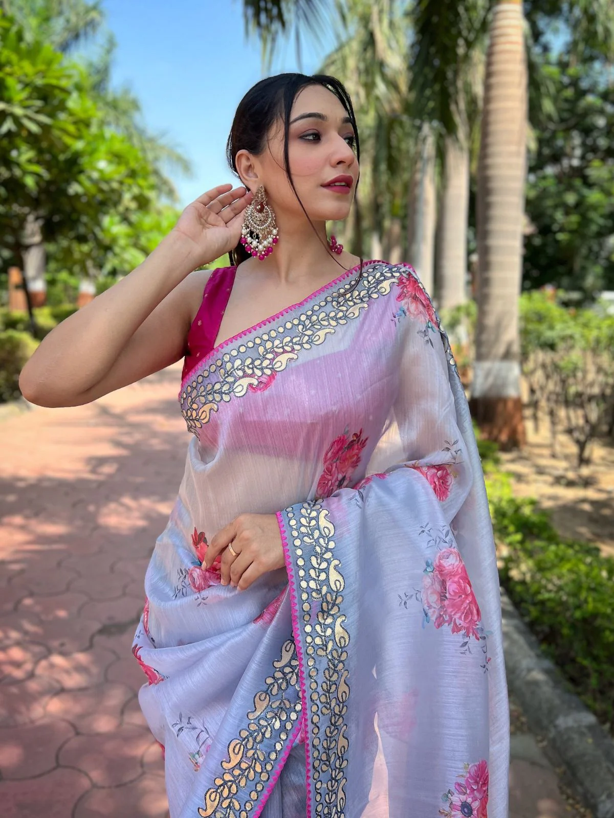 Odette Blue Organza Printed Saree With Unstitched Blouse For Women - Image 4