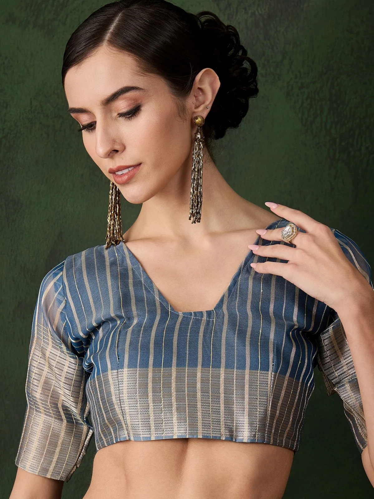 Odette Blue Organza Woven Saree With Unstitched Blouse For Women - Image 5