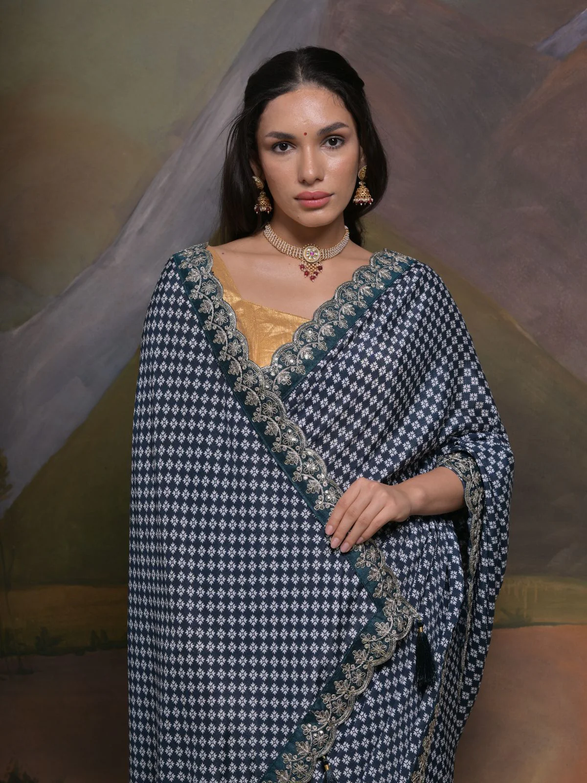 Odette Blue Printed Chiffon Saree With Unstitched Blouse For Women - Image 4