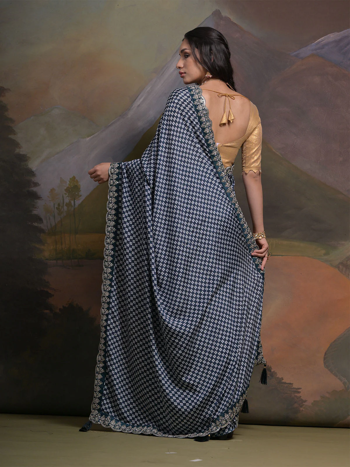 Odette Blue Printed Chiffon Saree With Unstitched Blouse For Women - Image 5