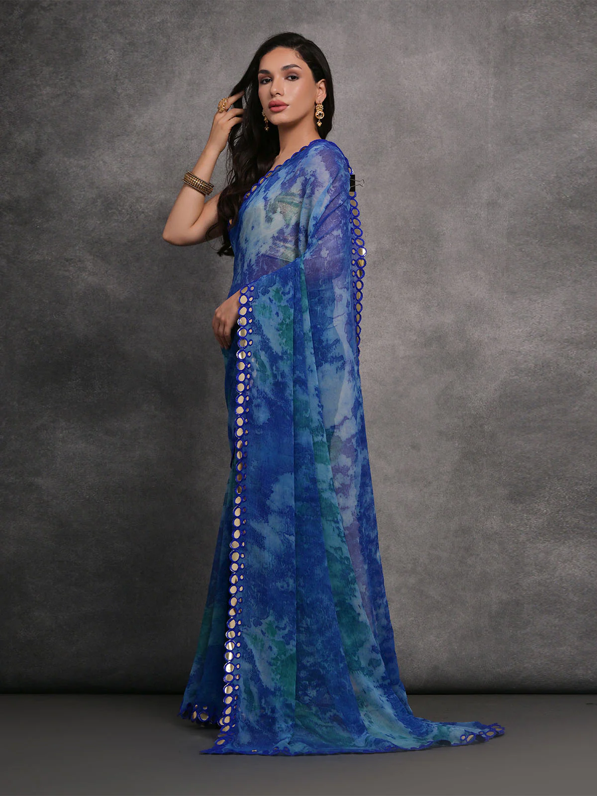 Odette Blue Printed Georgette Saree With Unstitched Blouse For Women - Image 2