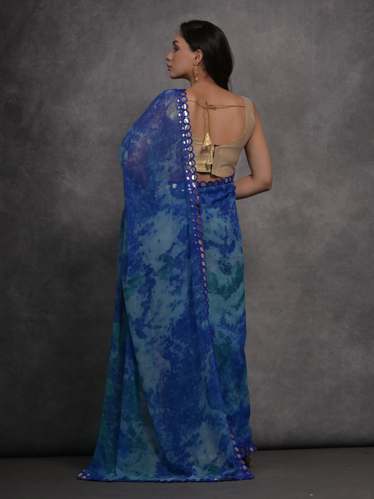 Odette Blue Printed Georgette Saree With Unstitched Blouse For Women - Image 5