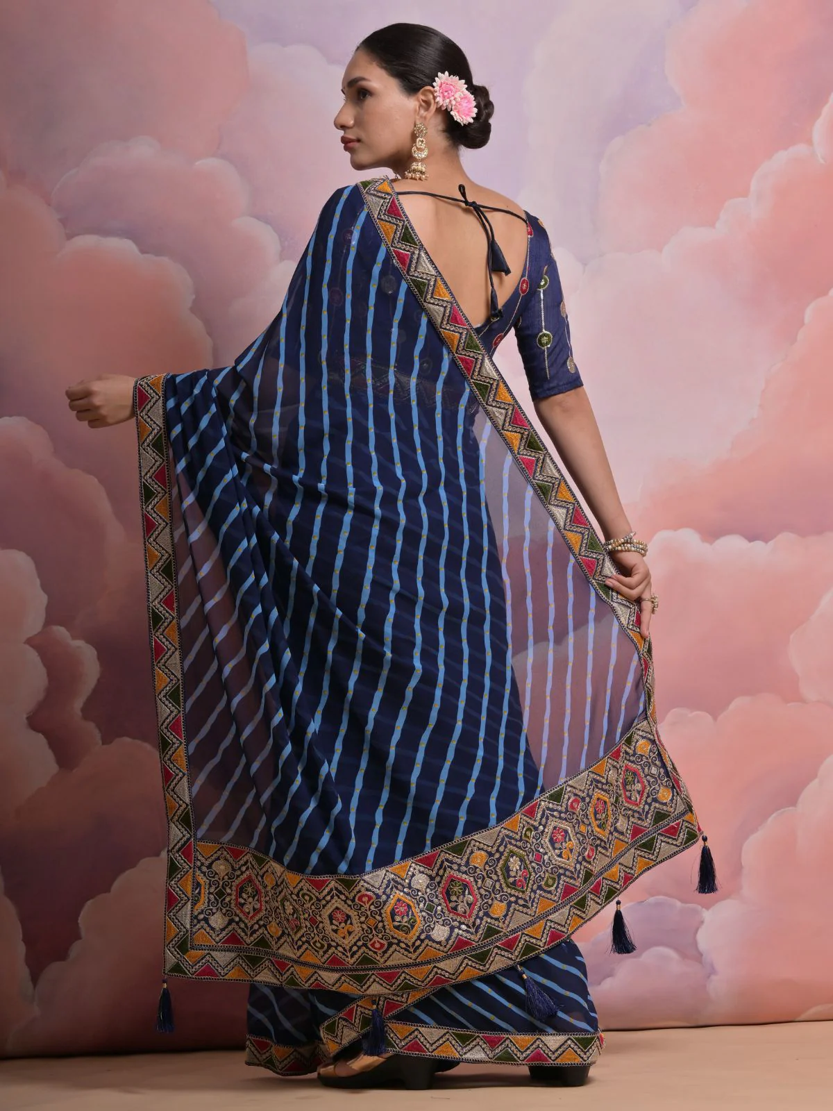 Odette Blue Printed Georgette Saree With Unstitched Blouse For Women - Image 5