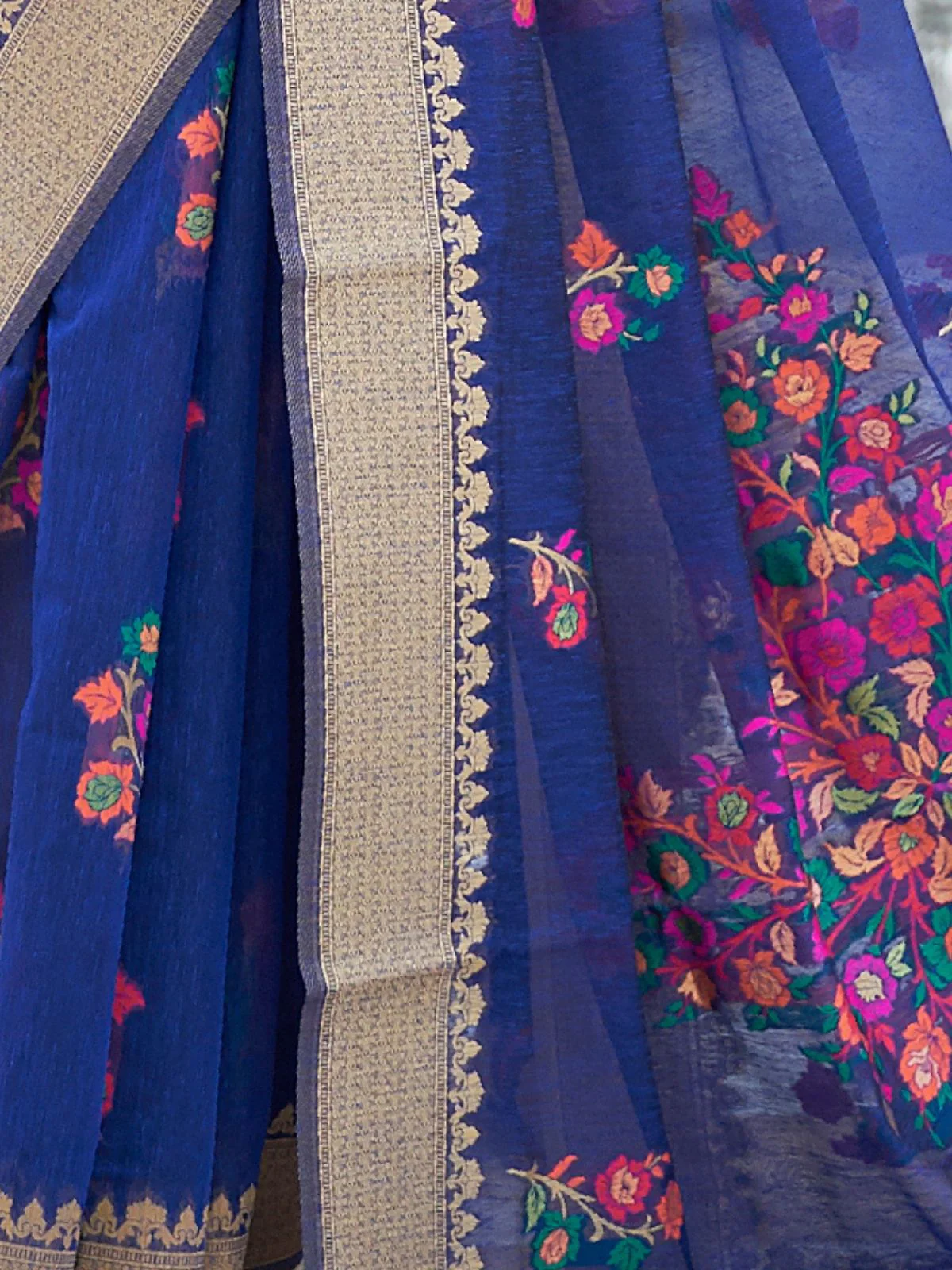 Odette Blue Woven Linen Saree With Unstitched Blouse For Women - Image 4