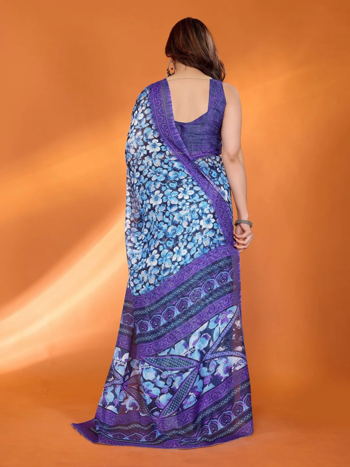 Odette Violet Silk Blend Printed Saree For Women - Image 3