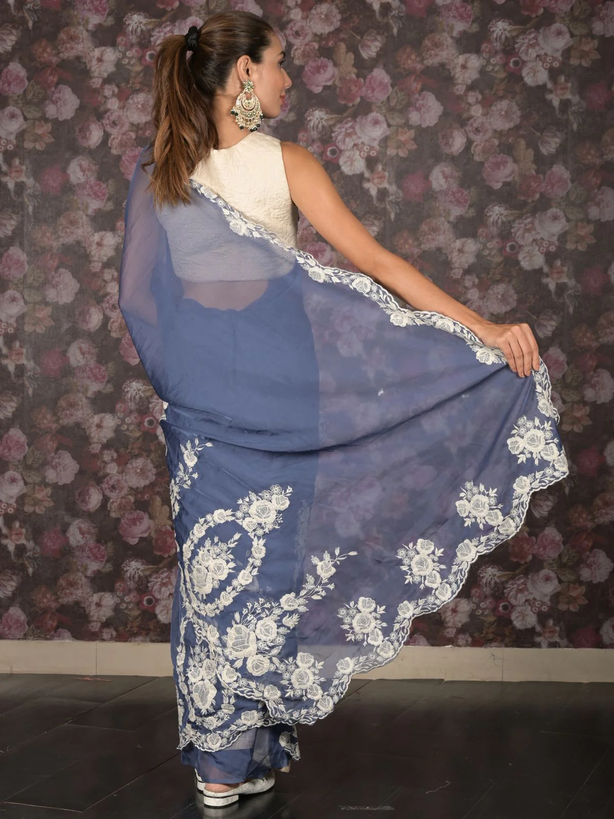 Odette Blue Thread Embroidered Organza Saree With Unstitched Blouse For Women - Image 4