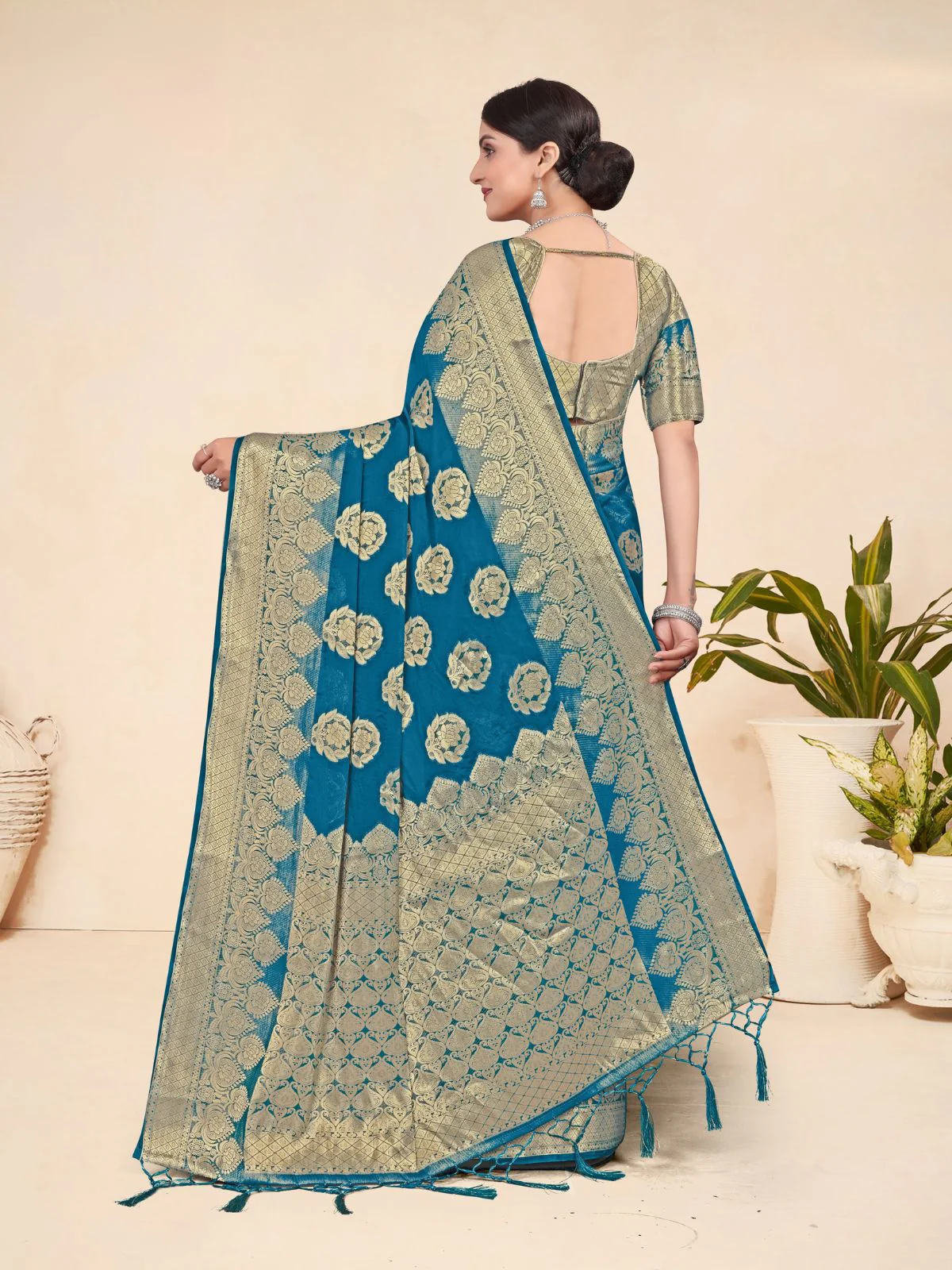 Odette Blue Viscose  Woven Saree With Unstitched Blouse For Women - Image 4