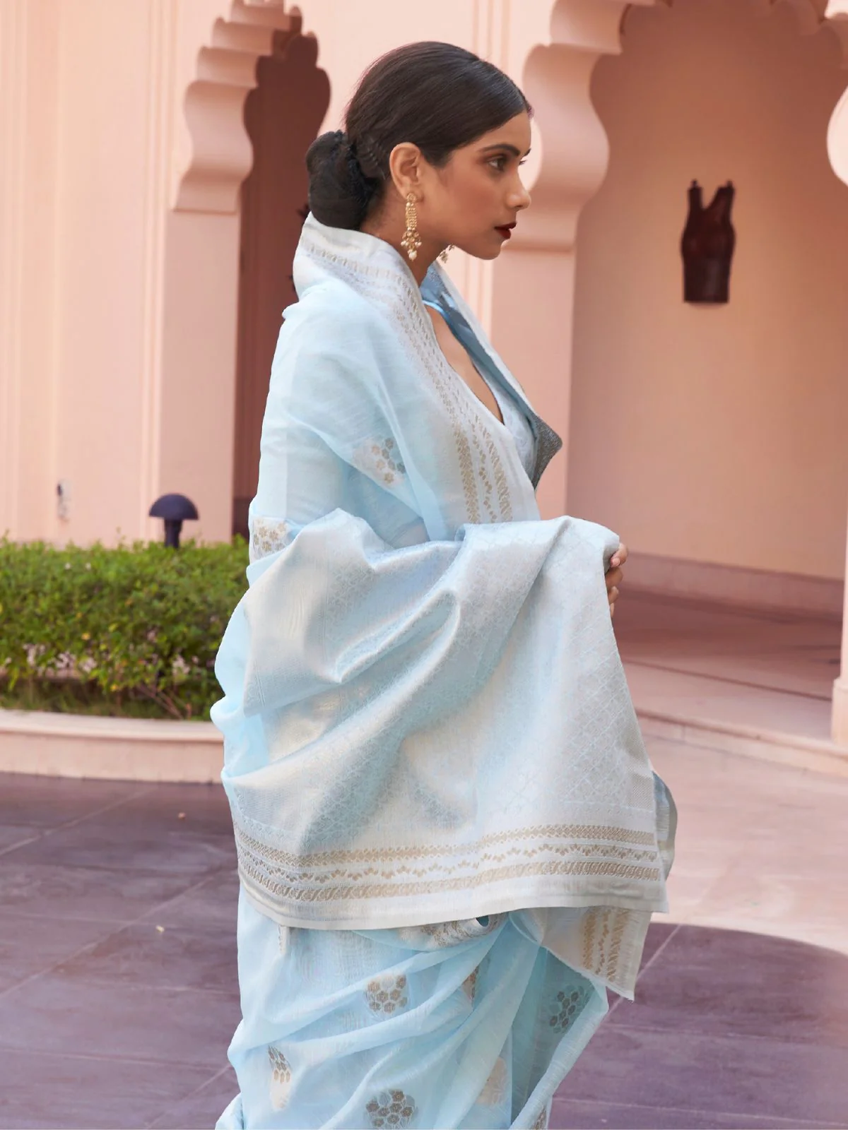 Odette Blue Woven Design Linen Saree With Unstitched Blouse For Women - Image 2