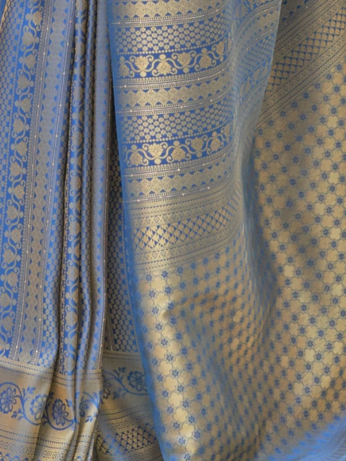 Odette Blue Woven Design Silk Blend Saree With Unstitched Blouse For Women - Image 4