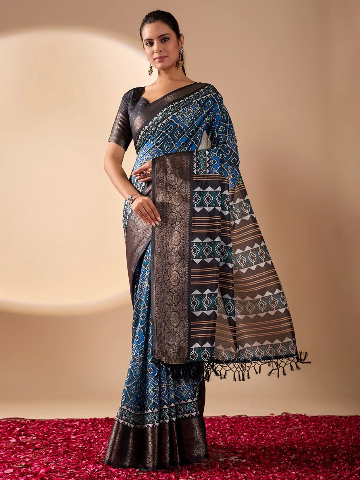 Odette Black And Black Silk Blend Printed Saree For Women