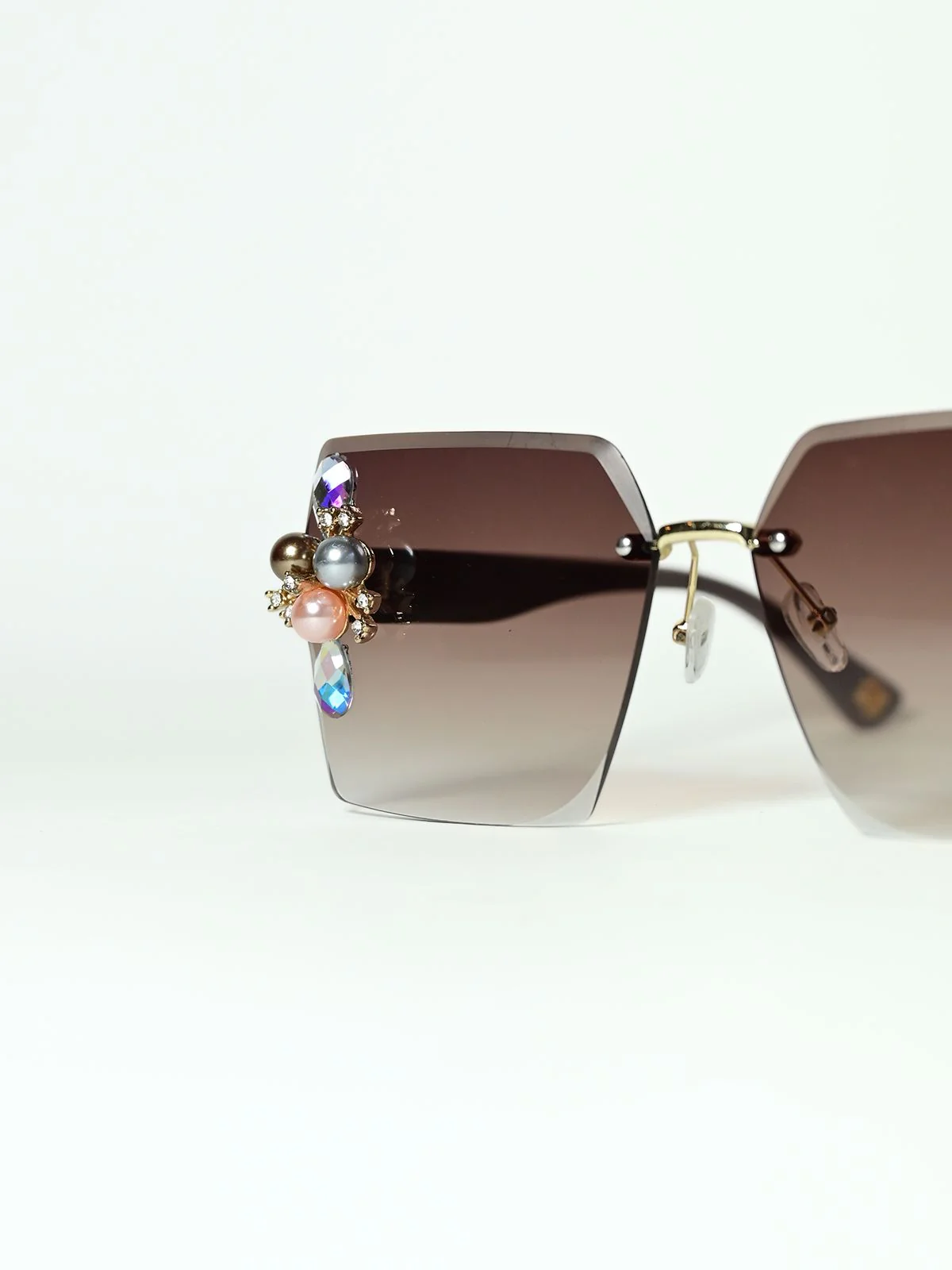 Odette Brown Gradient Acrylic Embellished Sunglasses For Women - Image 4