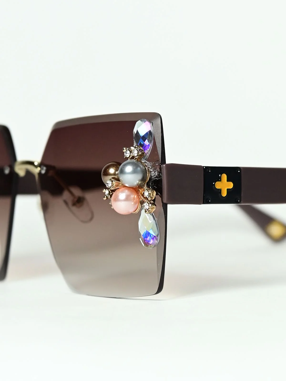 Odette Brown Gradient Acrylic Embellished Sunglasses For Women - Image 5