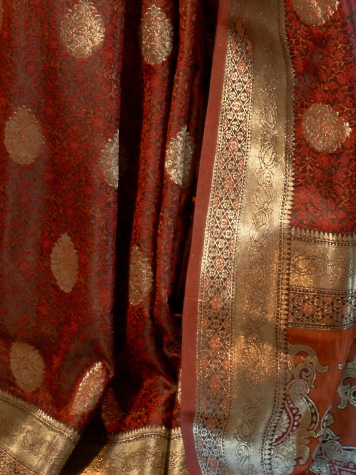 Odette Brown Silk Blend Woven Saree With Unstitched Blouse for Women - Image 3