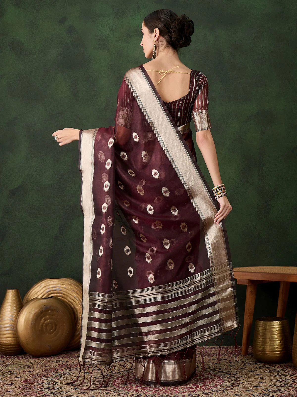 Odette Burgundy Organza Woven Saree With Unstitched Blouse For Women - Image 3