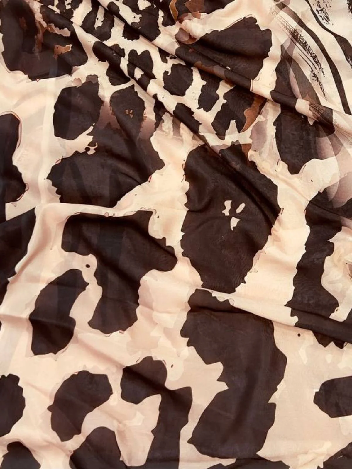 Odette Cream And Brown Animal Print Saree For Women - Image 3