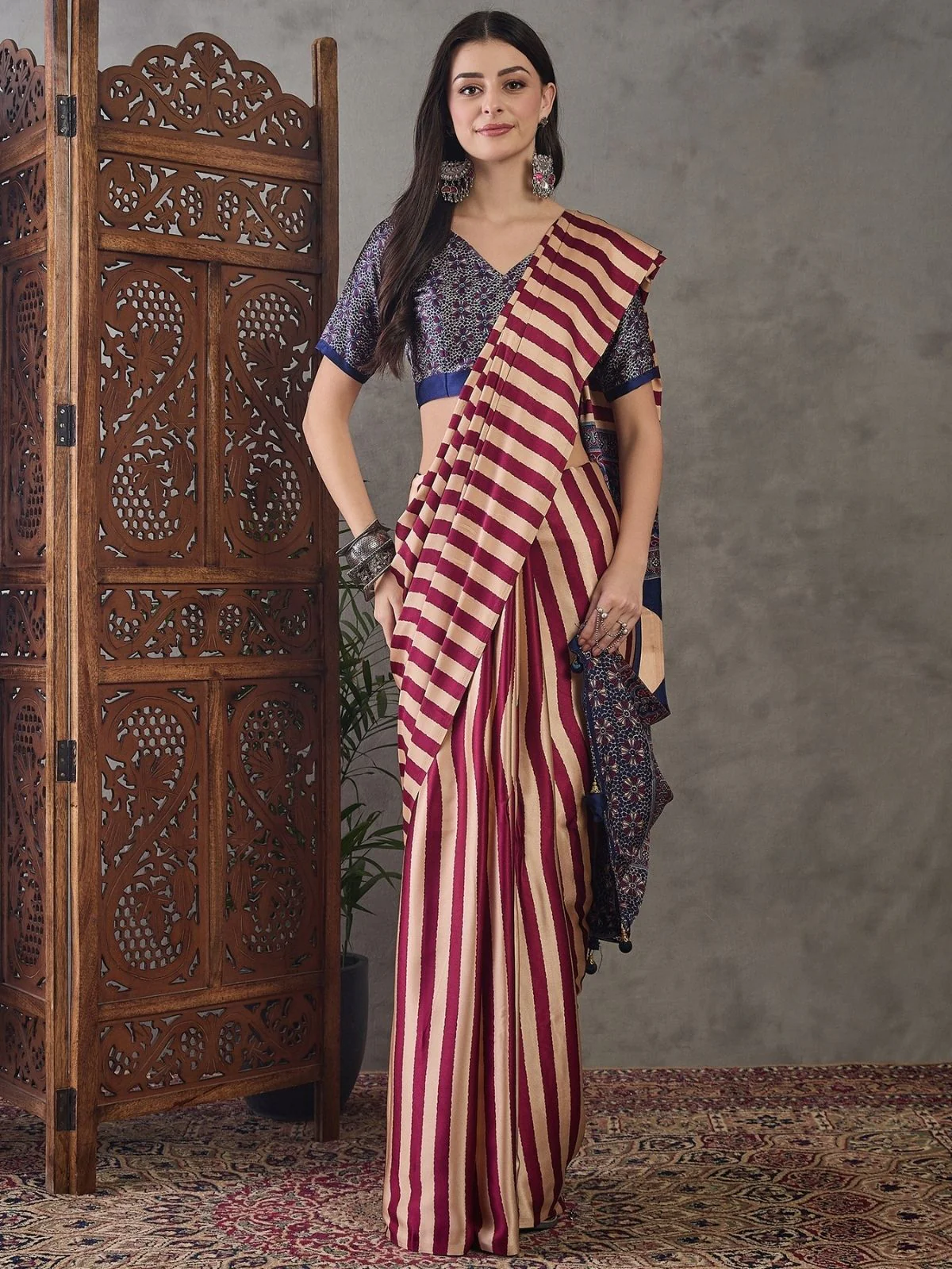 Odette Cream And Maroon Silk Blend Printed Elegant Saree For Women