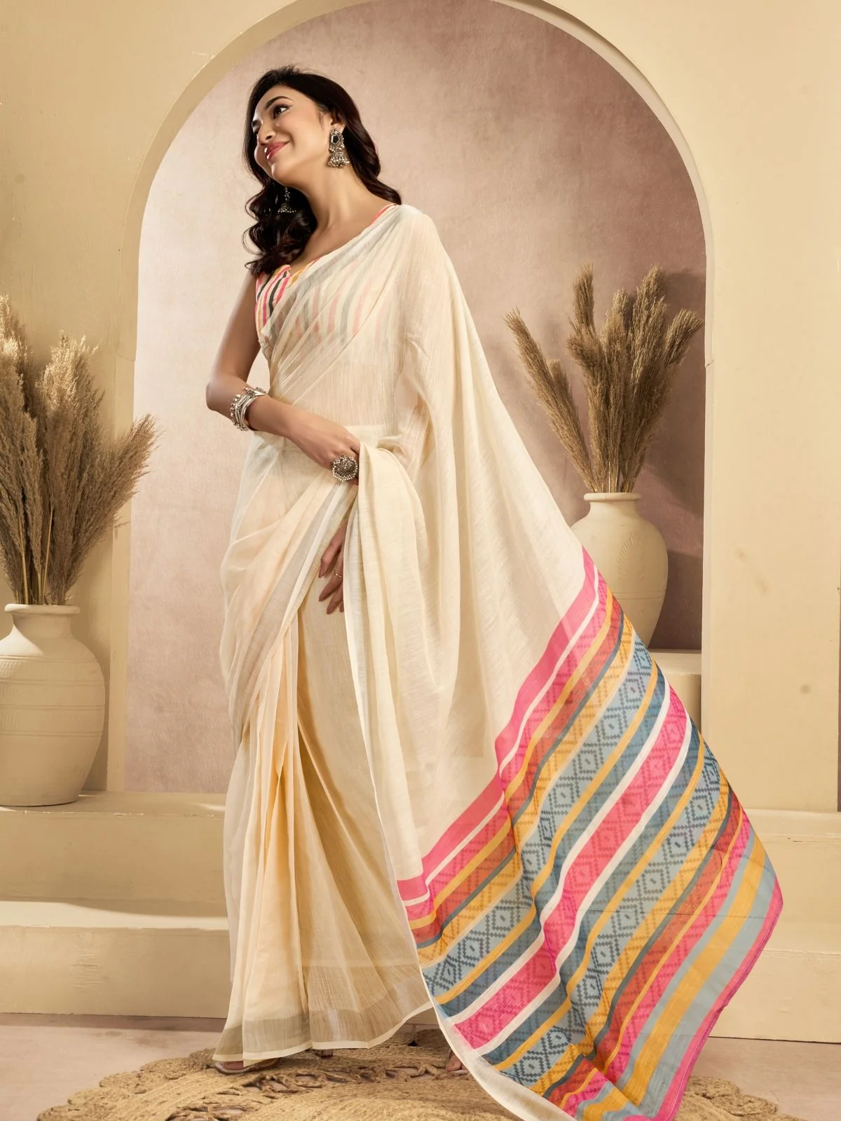 Odette Cream Cotton Linen Solid Saree For Women - Image 3