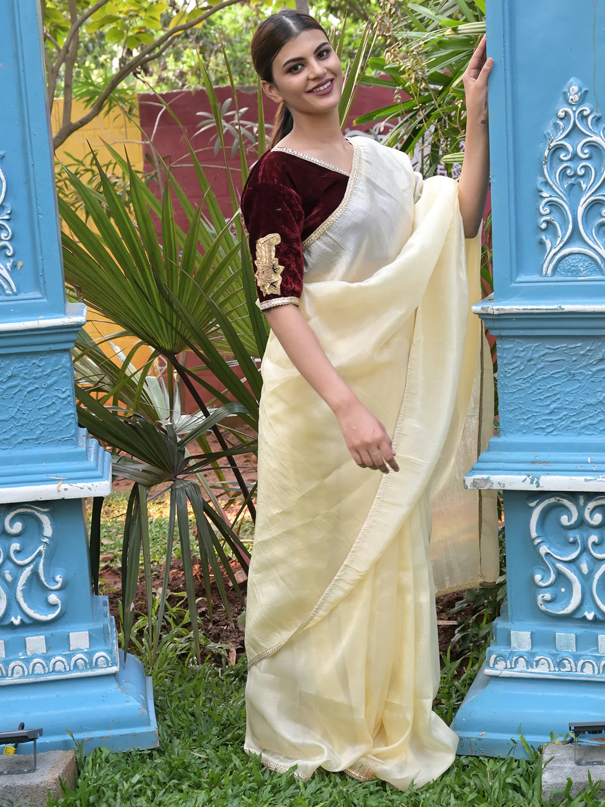 Odette Cream Lace Embroidered Crush Tissue Silk Saree with Unstitched Blouse for Women - Image 2