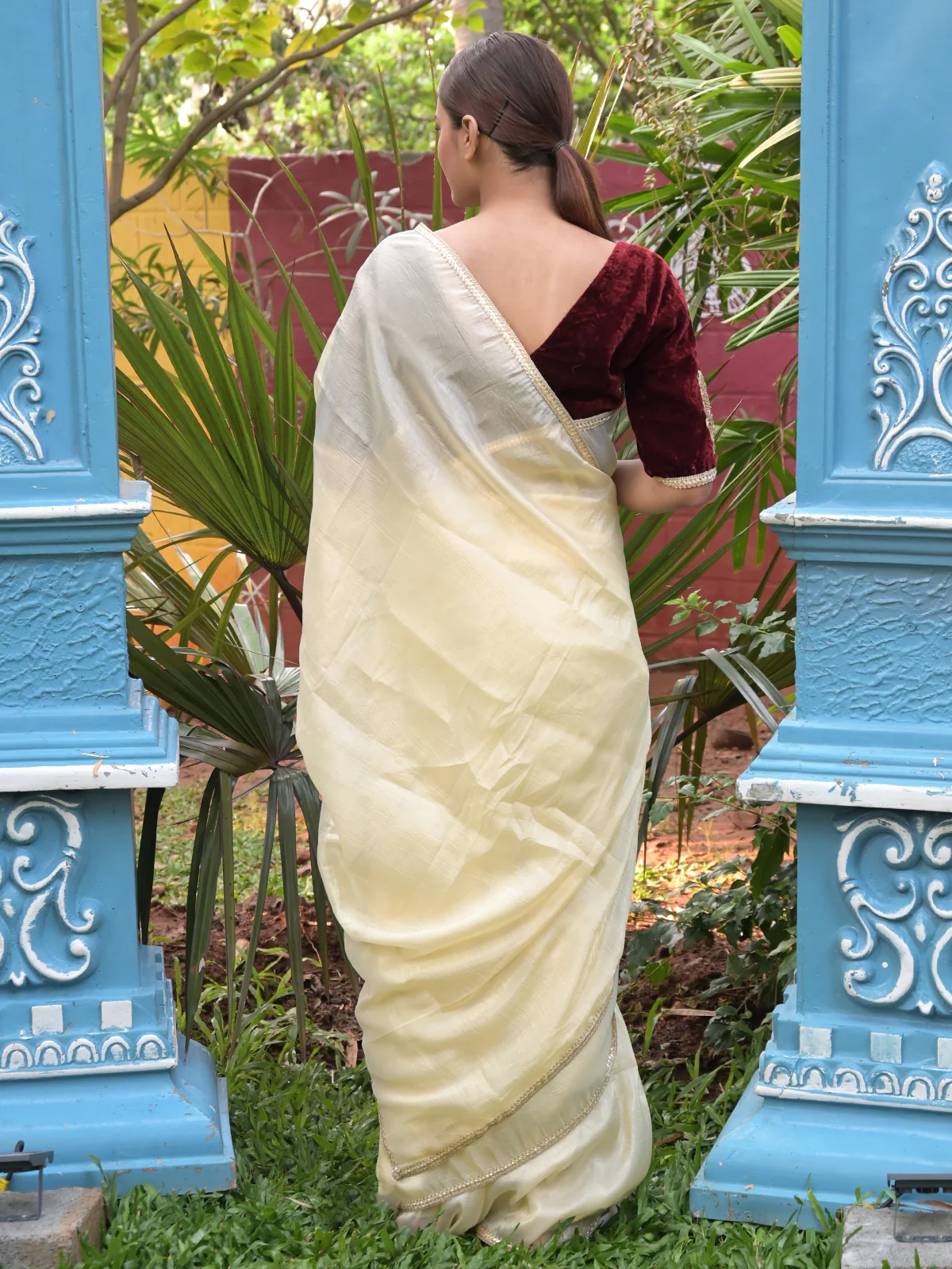 Odette Cream Lace Embroidered Crush Tissue Silk Saree with Unstitched Blouse for Women - Image 3