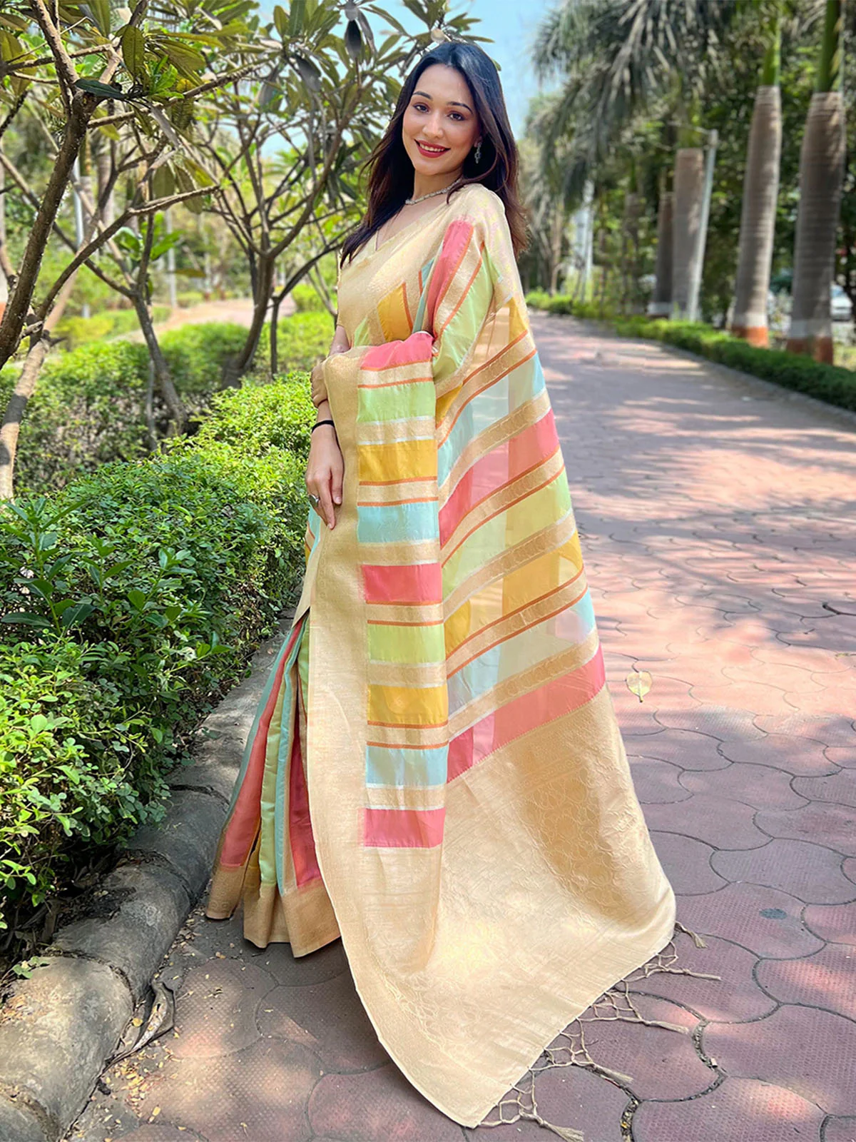 Odette Cream Woven Design Organza Saree With Unstitched Blouse For Women - Image 2