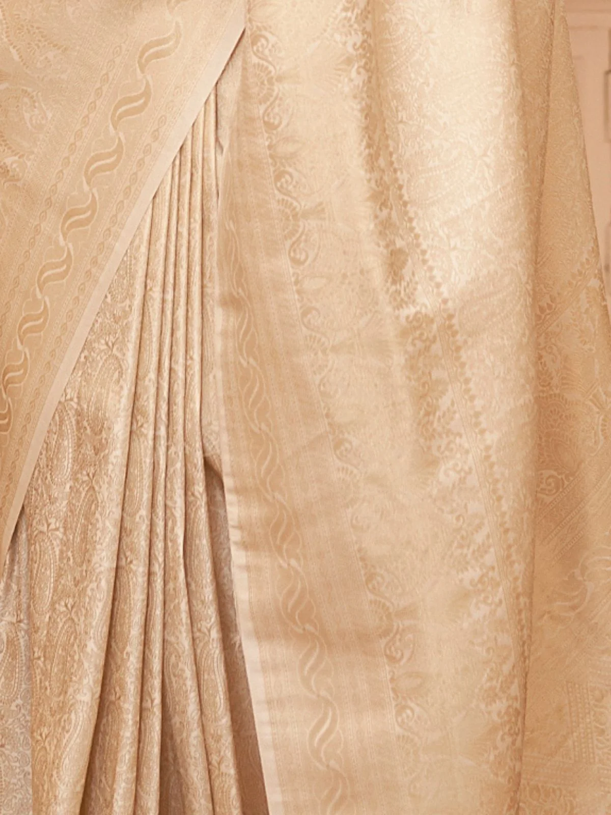 Odette Cream Woven Design Silk Blend Saree With Unstitched Blouse For Women - Image 3