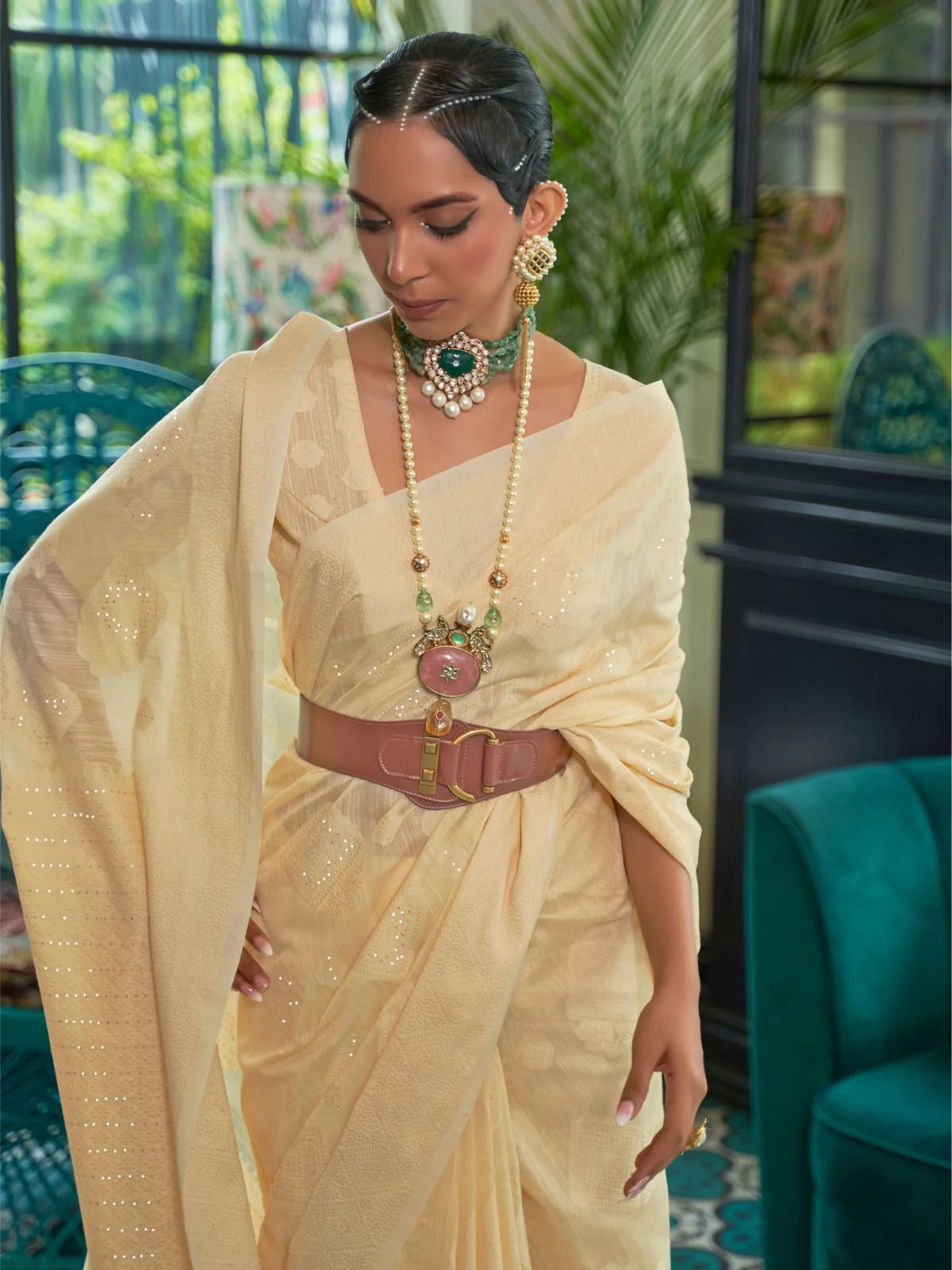 Odette Cream Woven Silk Blend Saree With Unstitched Blouse For Women - Image 2