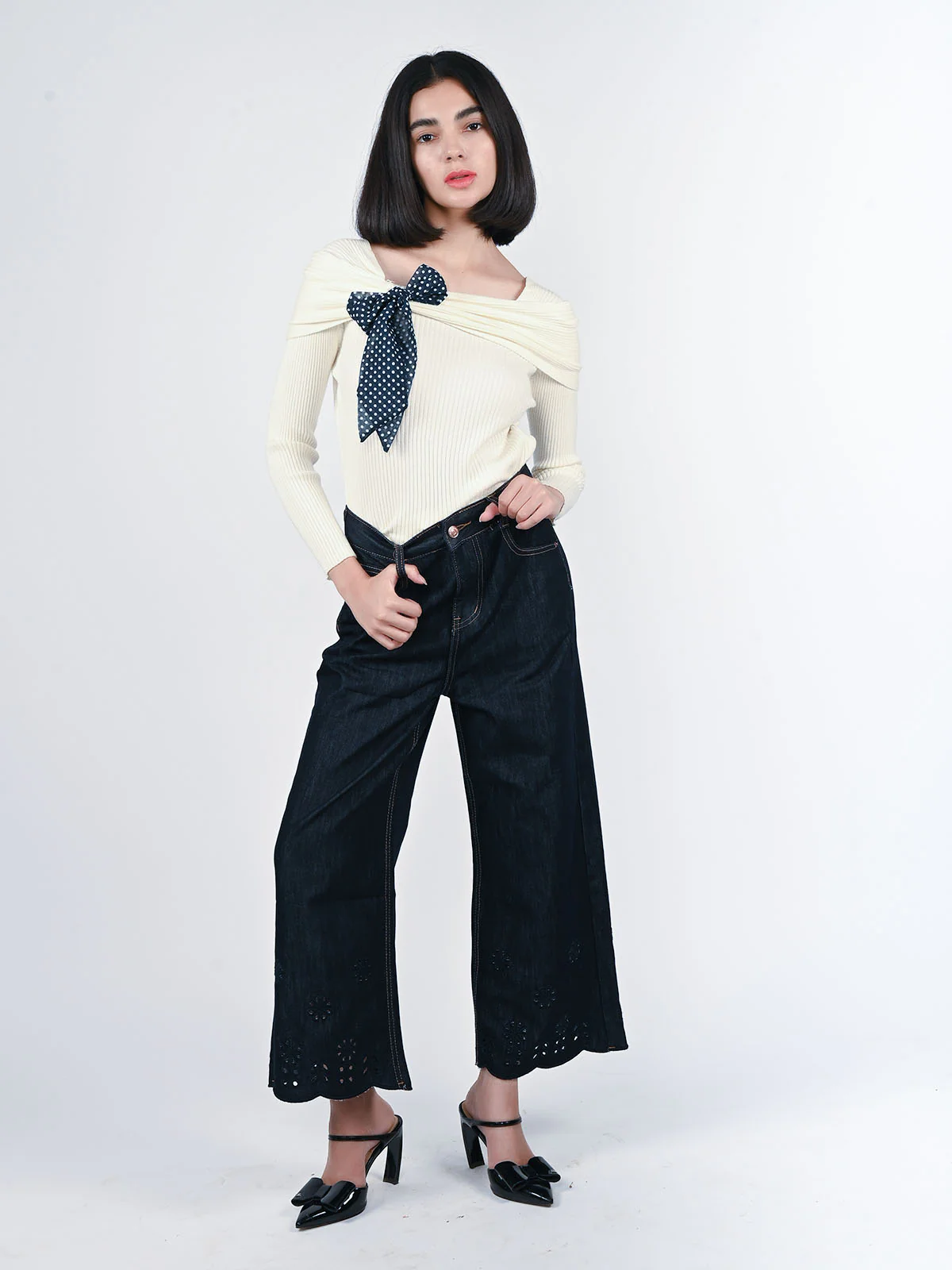 Odette Dark Blue Denim Solid Jeans For Women - Image 5