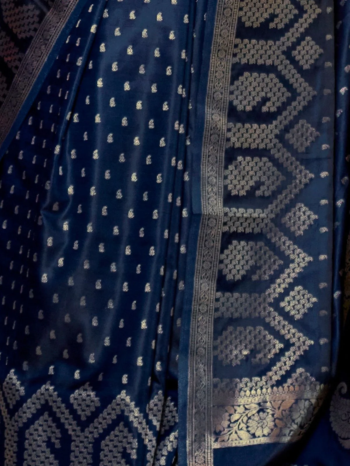 Odette Dark Blue Satin Woven Saree With Unstitched Blouse For Women - Image 3