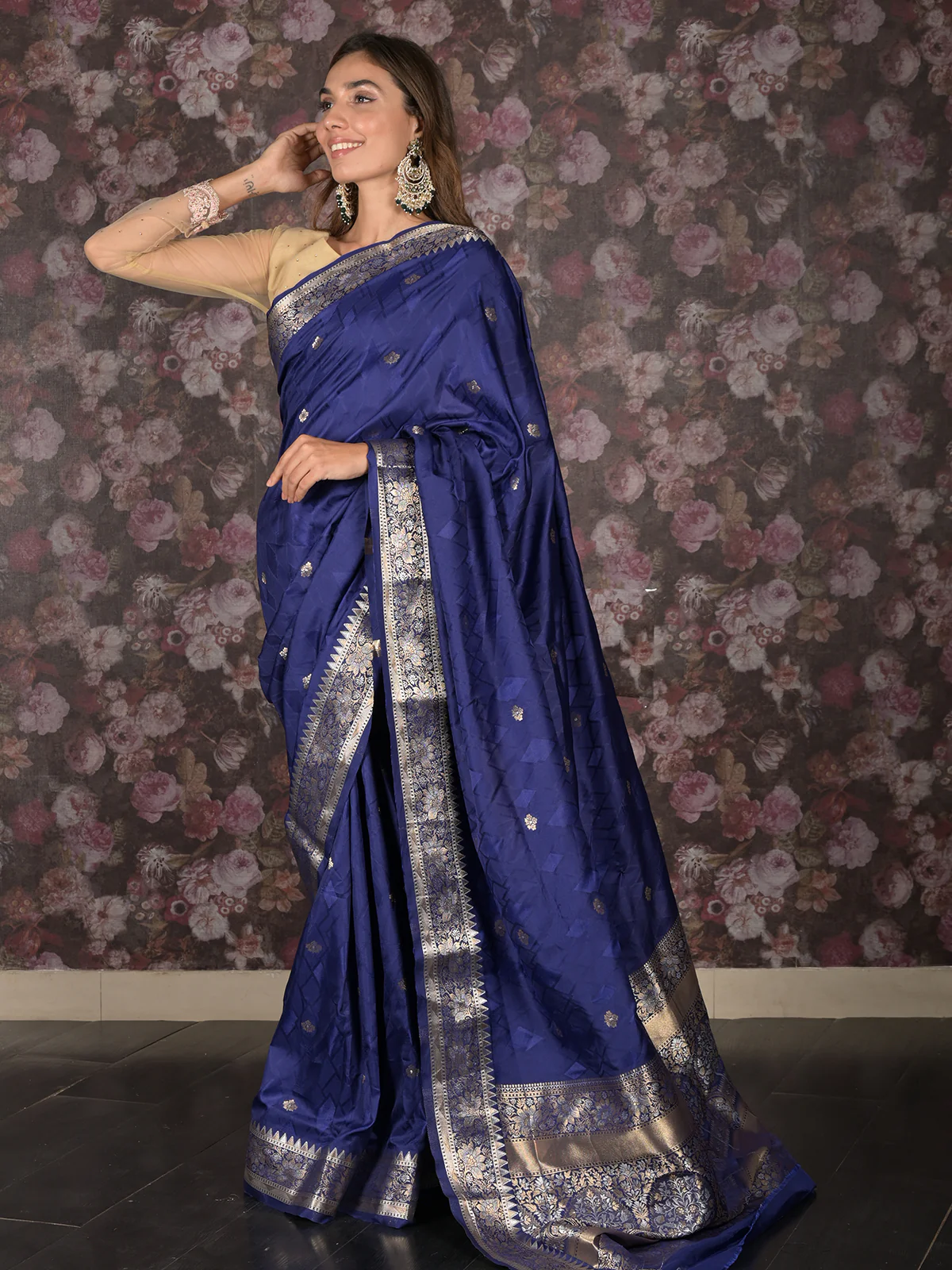 Odette Dark Blue Silk Blend Woven Brocade Saree with Unstitched Blouse - Image 4