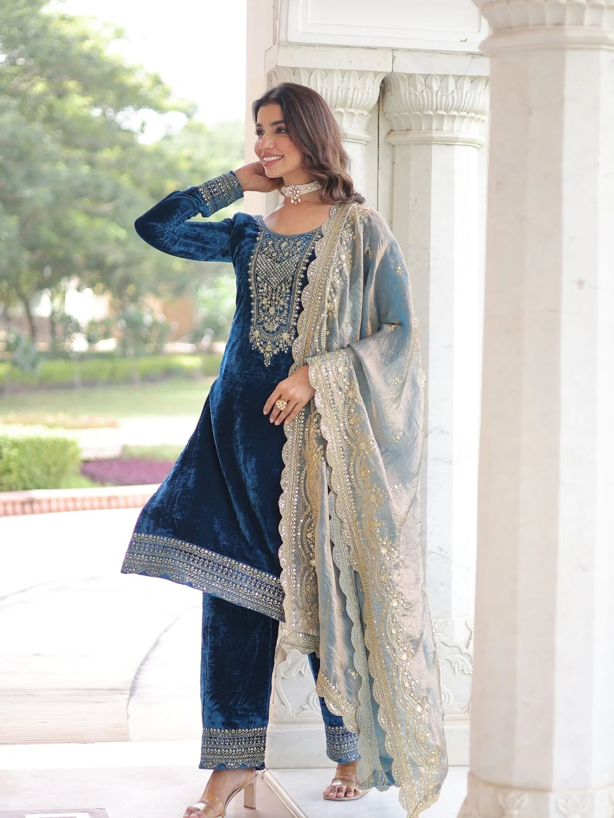 Odette Dark Blue Velvet Embellished Kurta Set For Women - Image 2