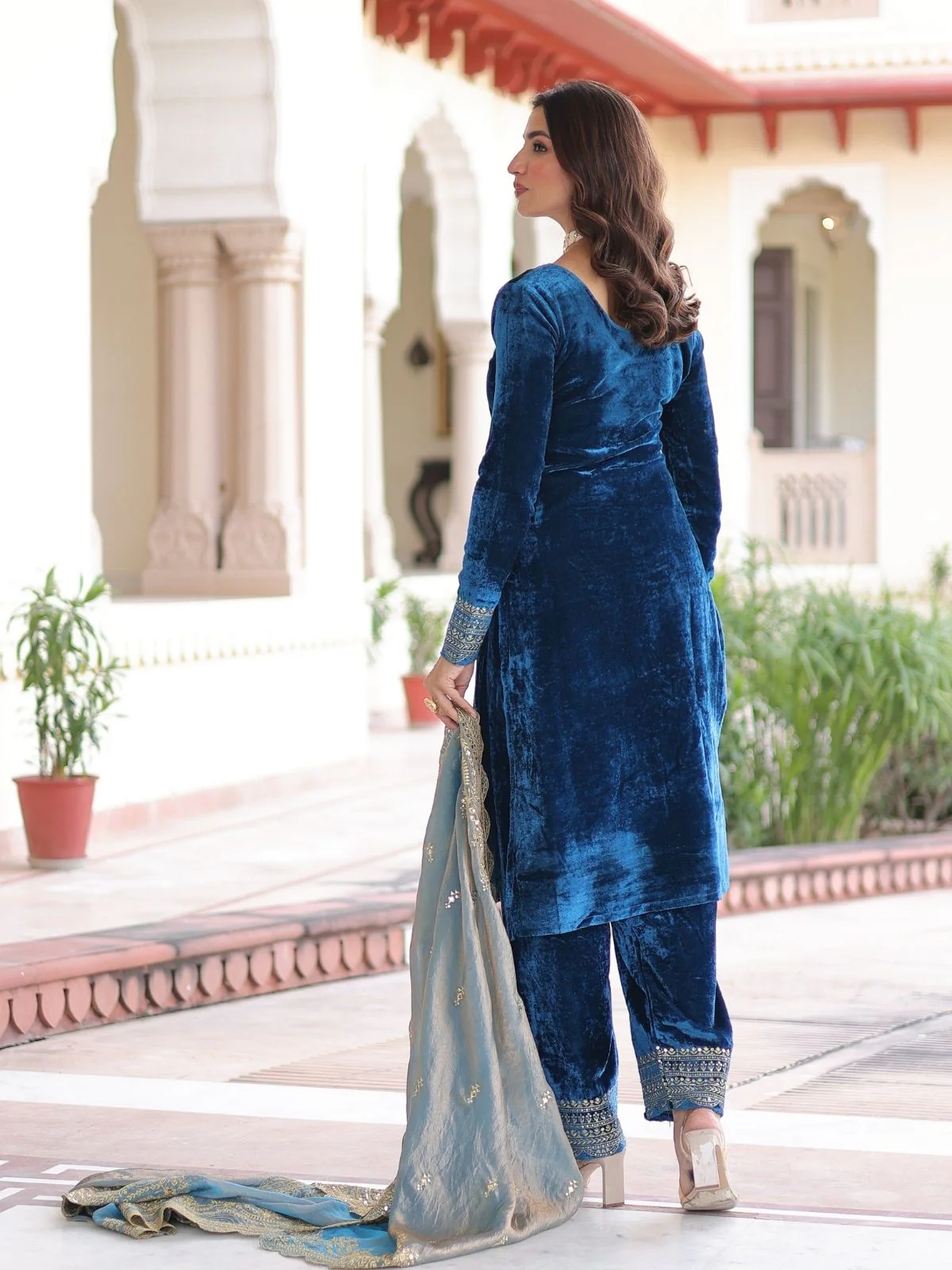 Odette Dark Blue Velvet Embellished Kurta Set For Women - Image 3